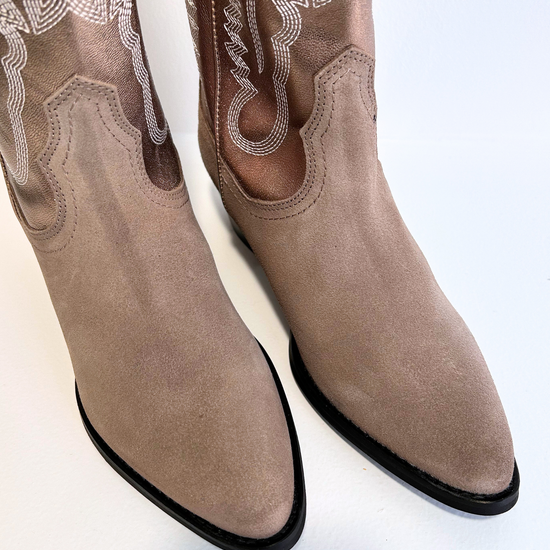 Metalic leather and beige suede mid-calf cowboy boot with contrast stitching and black wooden slanted stacked heel