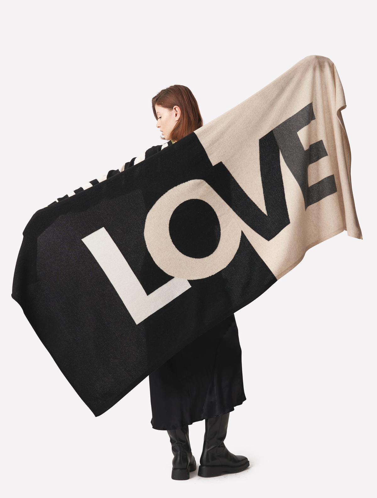 Large "love" cashmere scarf in ecru and black