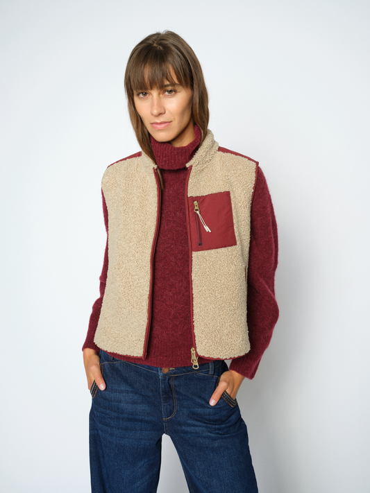 model wearing teddy fleece vest