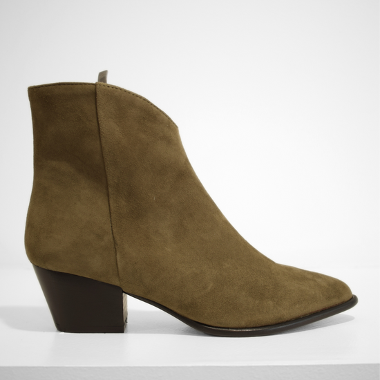 Western style suede boot