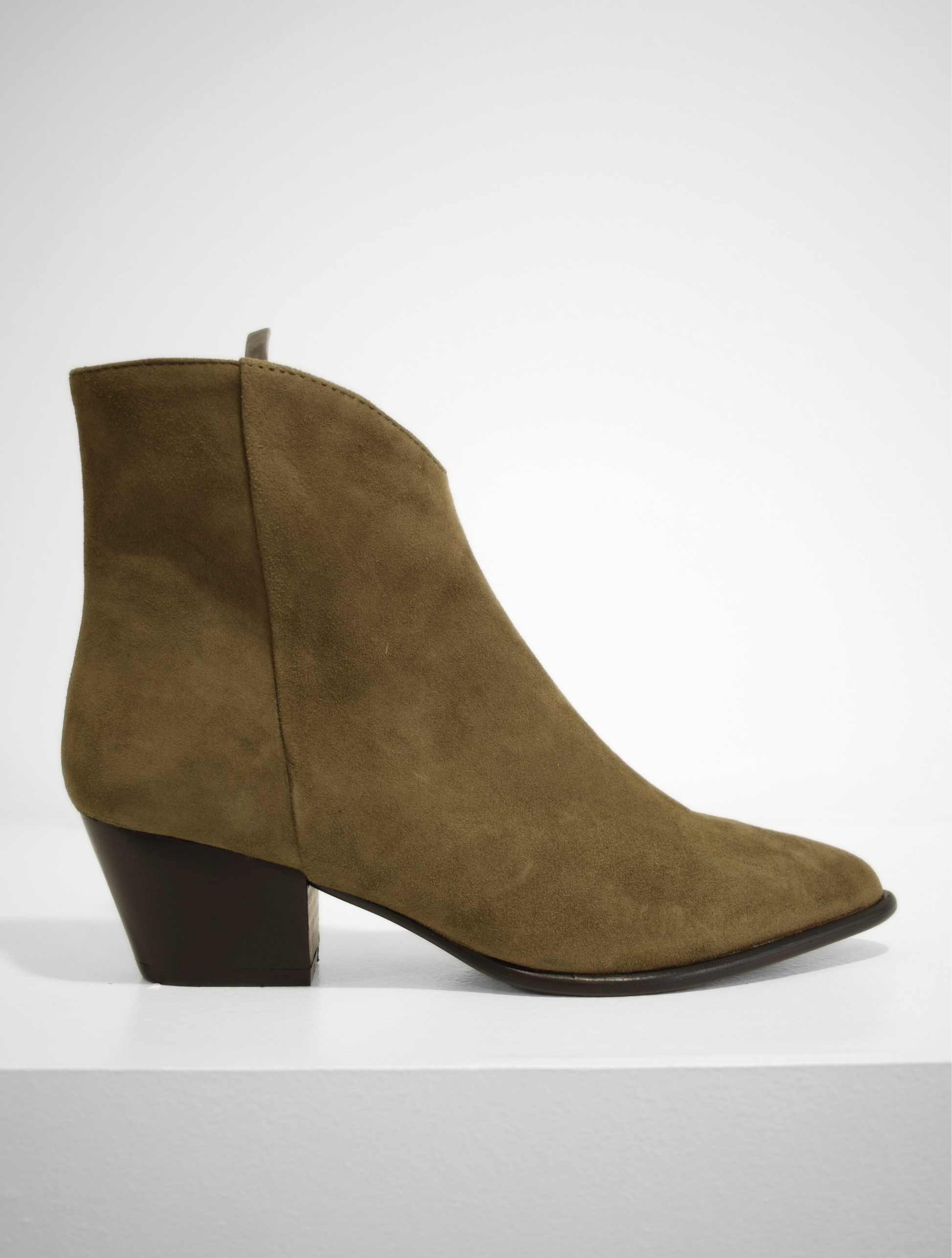 Western style suede boot