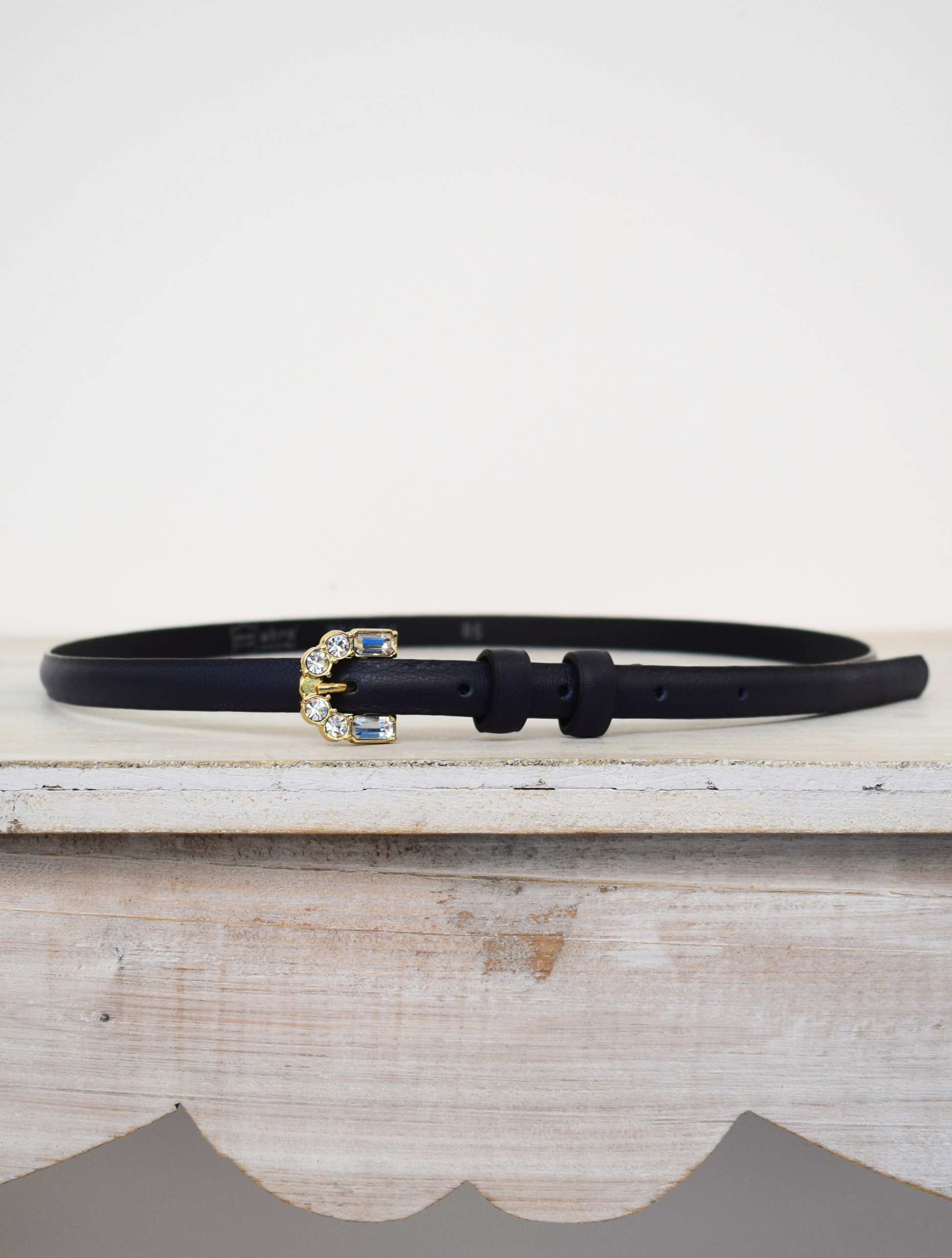 Narrow leather navy belt