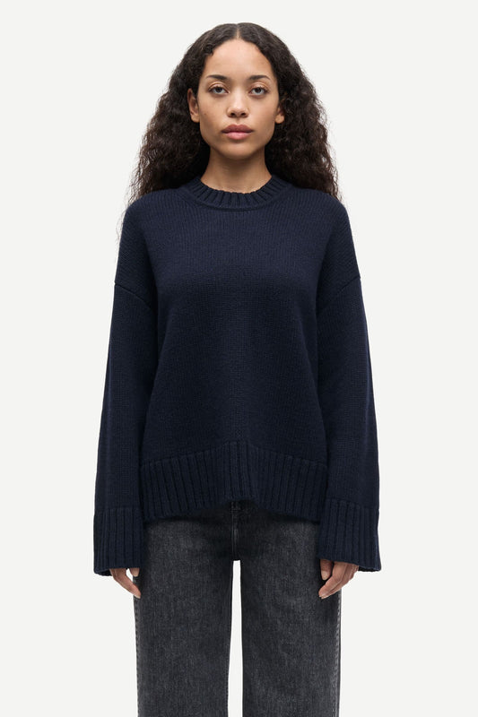 Sakeiku Sweater Salute