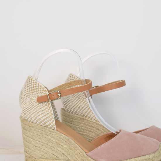  blush coloured wedge sandal with closed toe