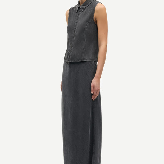 mid length grey skirt with elasticated waist and tie from samsoe samsoe model shot