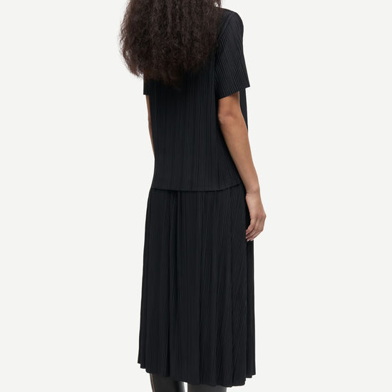 short sleeve pleated black top with round neck from samsoe samsoe rear view