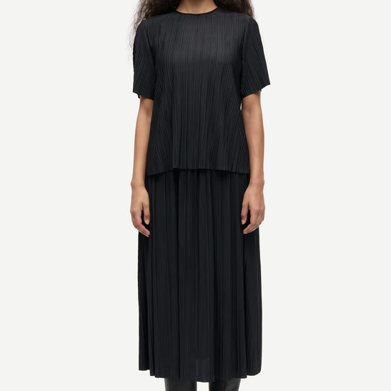 short sleeve pleated black top with round neck from samsoe samsoe model shot
