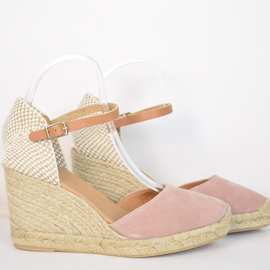  blush coloured wedge sandal with closed toe