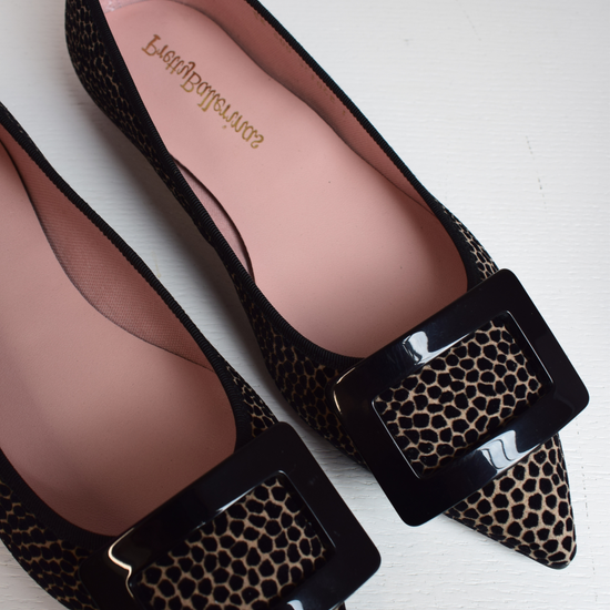 Cheetah print textured fabric ballet shoes with pointed toe