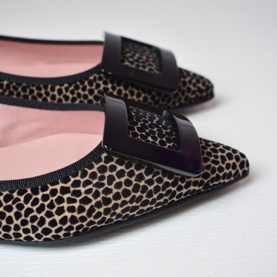 Cheetah print textured fabric ballet shoes with pointed toe