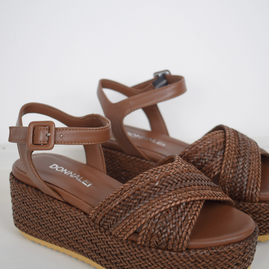 Tan raffia sandle