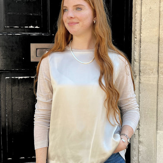 Cream silky shirt with round neck and jersey sleeves