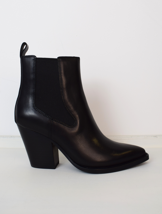 Emi Boot Black