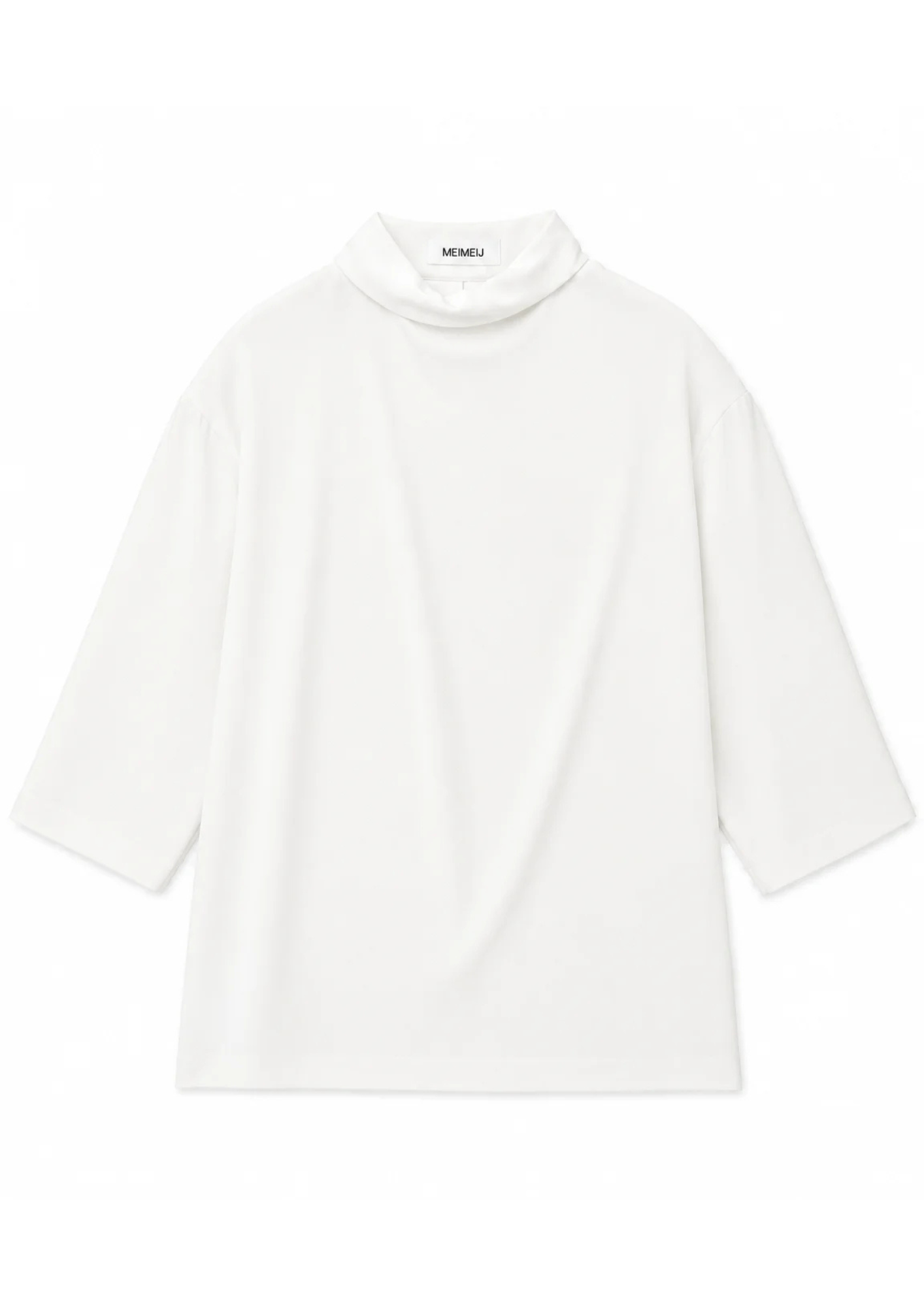 An oversized white mock-neck t-shirt with three-quarter sleeves, shown flat against a plain white background. The brand name 'MEMEU' is visible on the inner neck label.