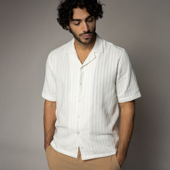 Ecru short sleeve shirt model shot