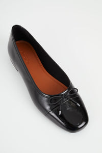 Patent black ballet shoe