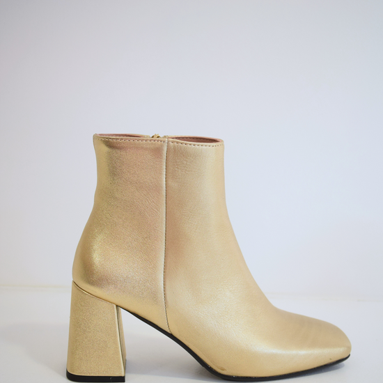 Gold ankle boot with block heel and inside zip fastening