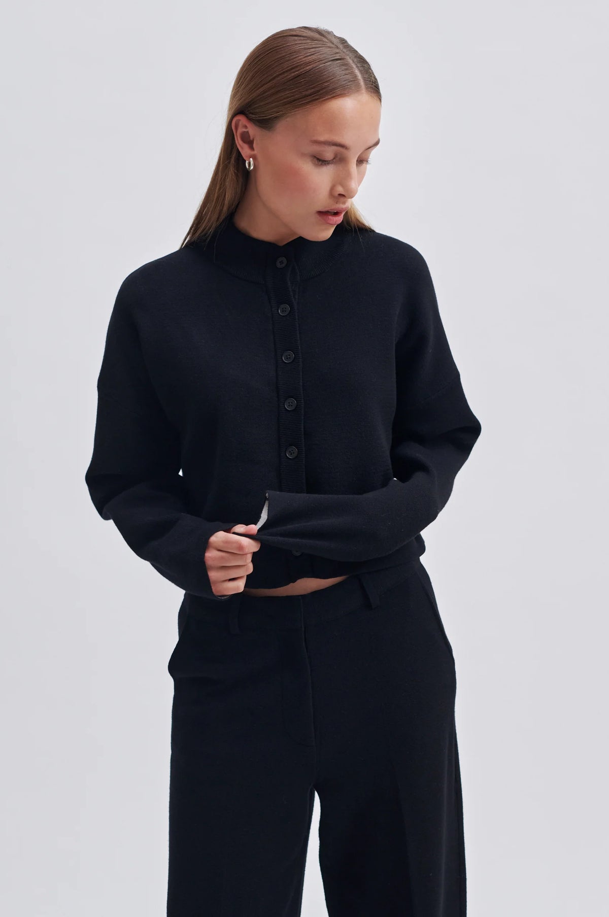 Boxy fit long sleeve drop shoulder cardigan in black