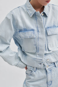 Light denim boxy jacket with collar and two front flap patch pockets
