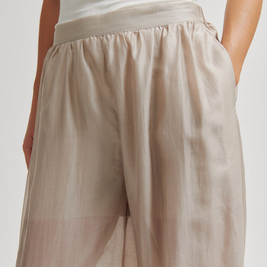 Beige pants worn by a person on a plain background from Second Female