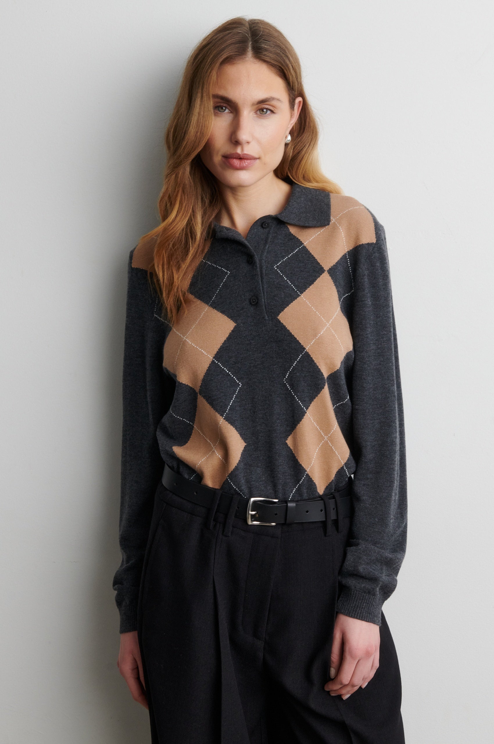 Polo shirt style knit in grey and camel worn with black trousers from Second Female