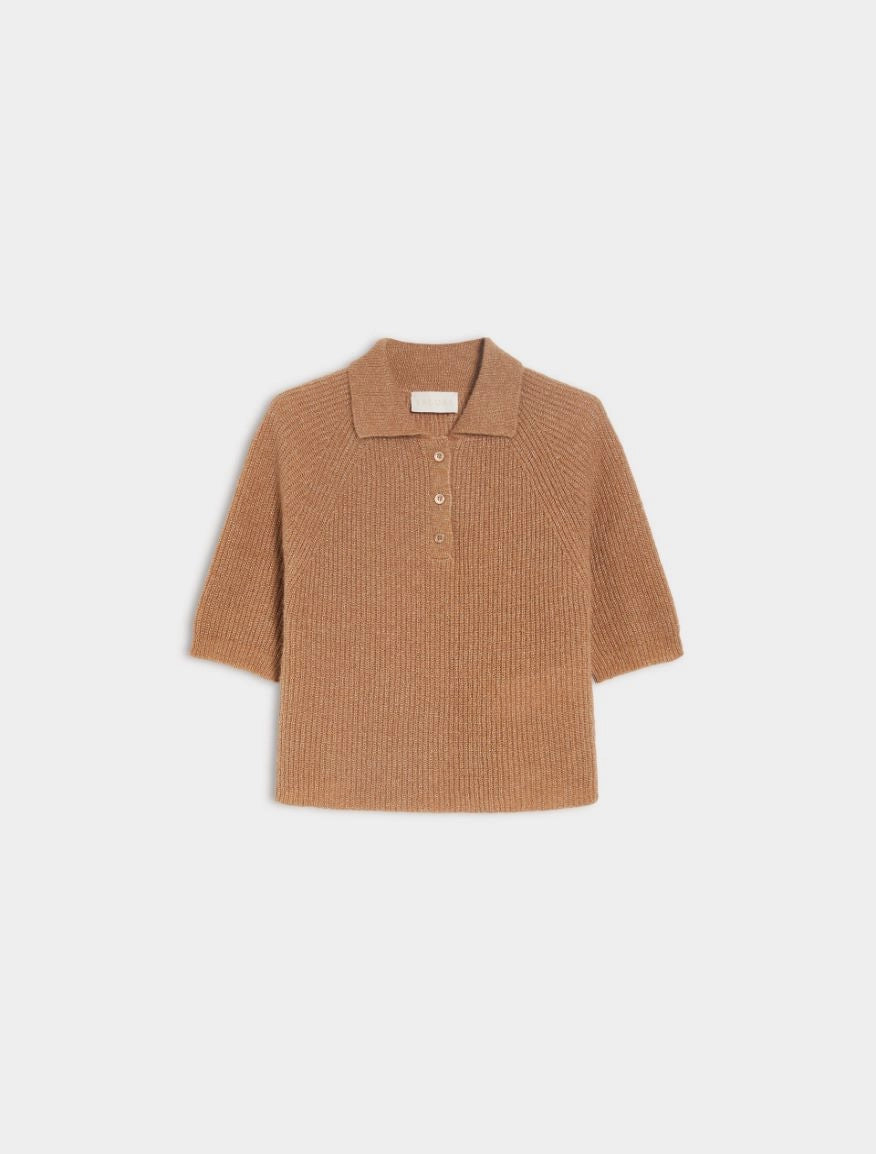 short sleeve knitted polo style shirt with 3 buttons and a slight shimmer from iblues