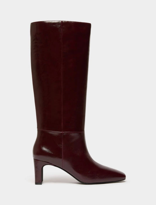 Long heeled leather burgundy boot 