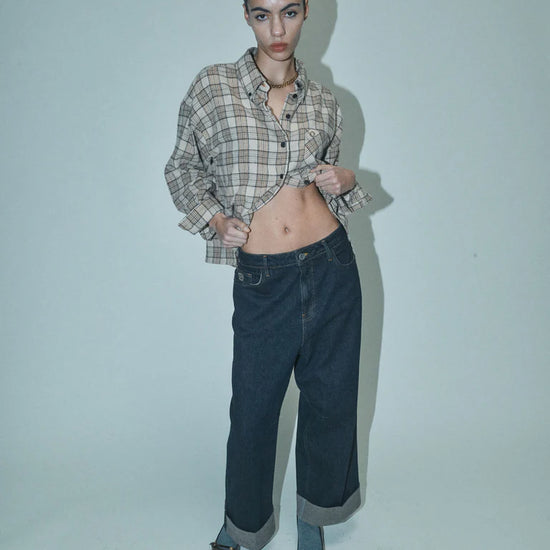 brown/beige checked shirt with chest pocket and black buttons from heyanno model shot