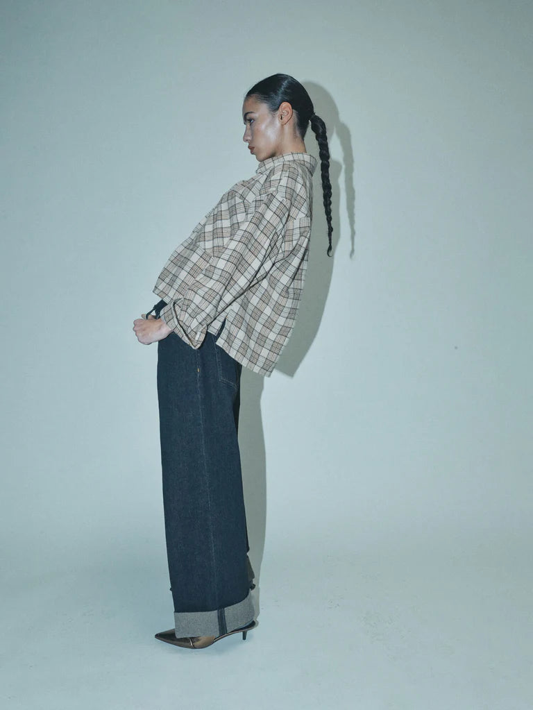 brown/beige checked shirt with chest pocket and black buttons from heyanno side view