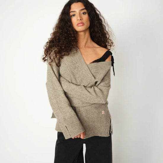 v neck cross over neck grey melange wool mix jumper with relaxed fit from heyanno model shot