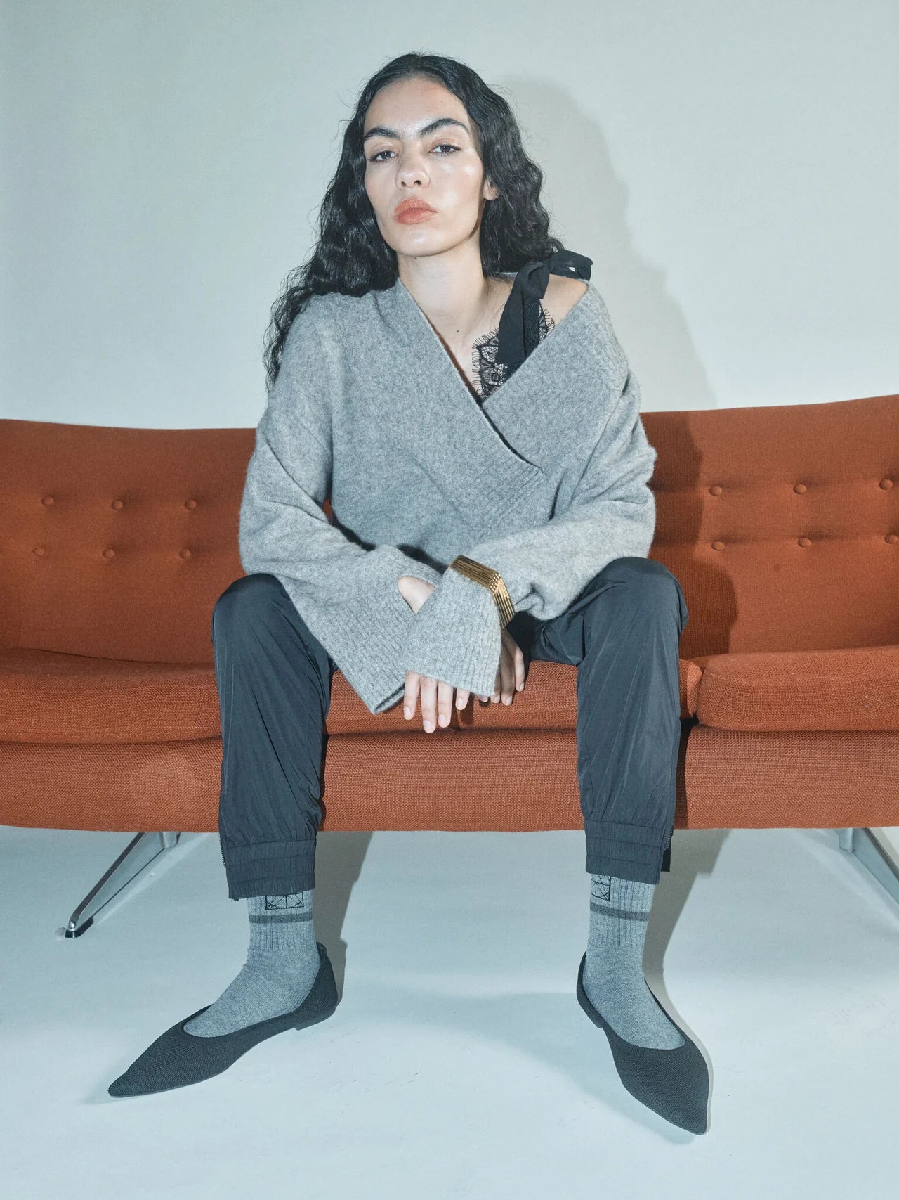 v neck cross over neck grey melange wool mix jumper with relaxed fit from heyanno model shot