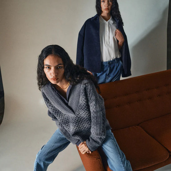 navy blue jack with collar, large buttons and oversized fit from heyanno model shot