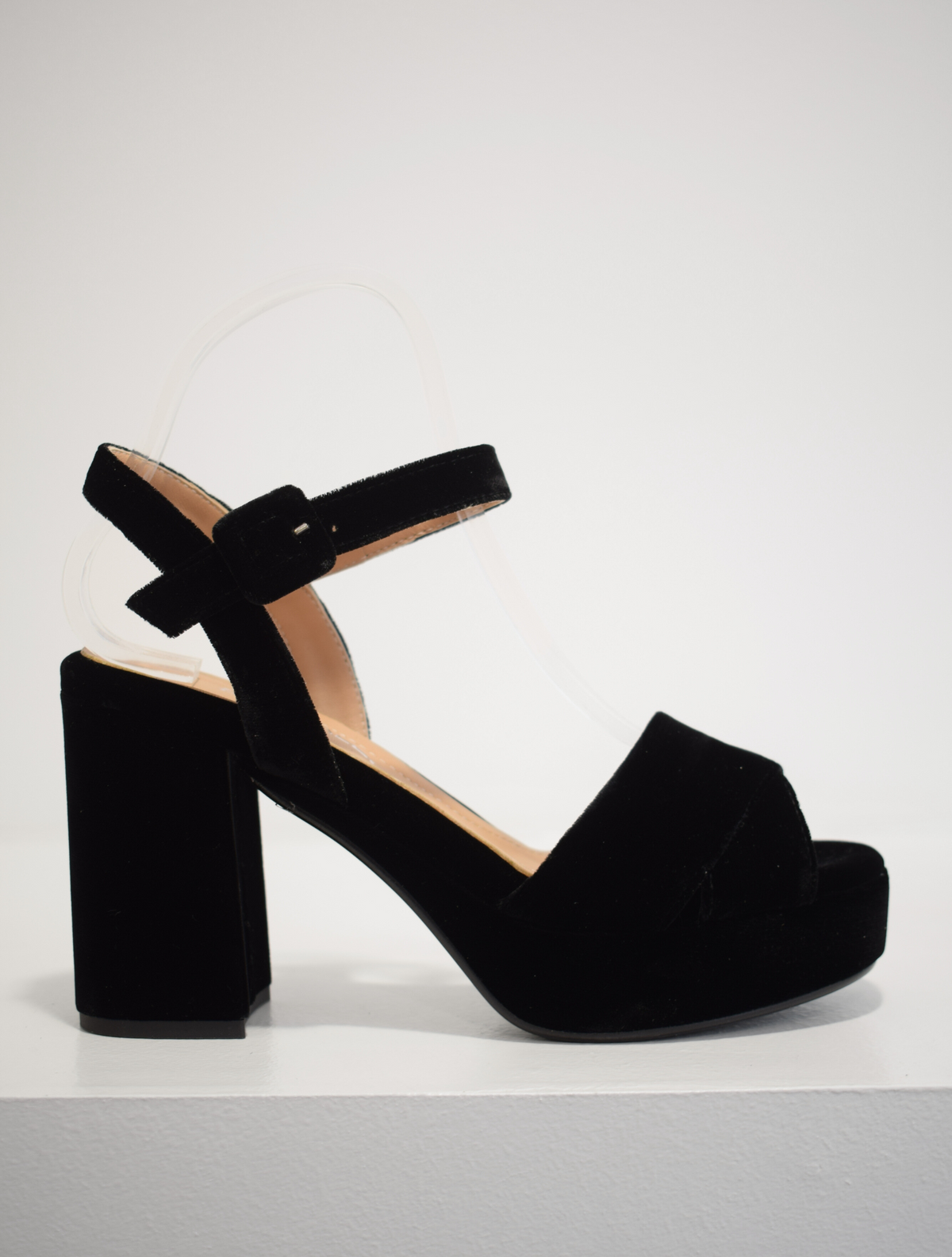 Lei heels online
