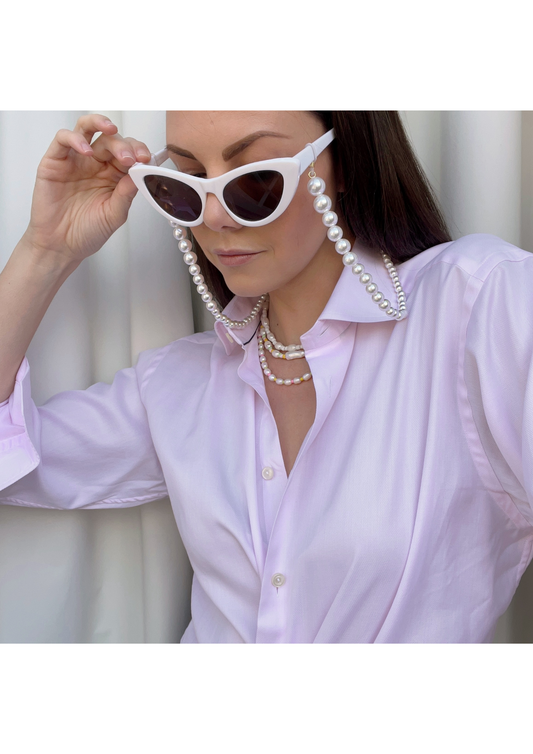 large pearl sunglasses chain model shot