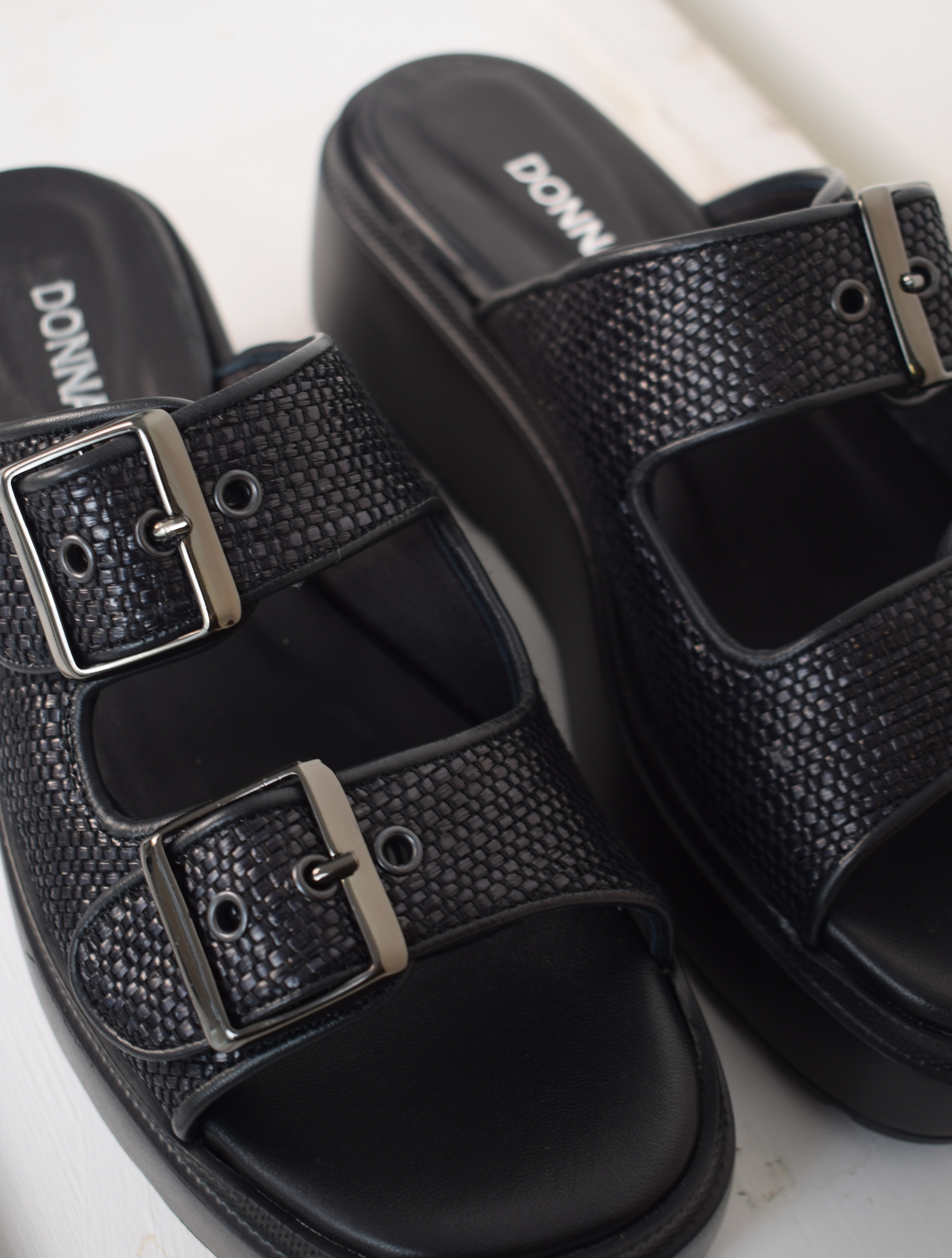 Black raffia sliders with double strap and platform sole