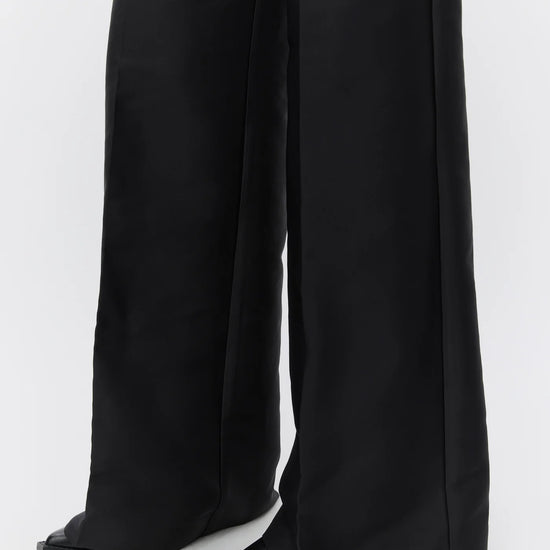 wide leg black suit trousers with belt loops close up