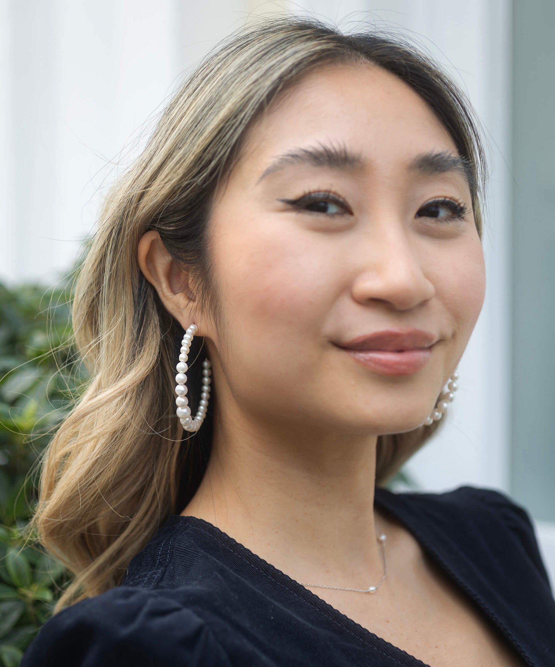 pearl hoop earrings model shot