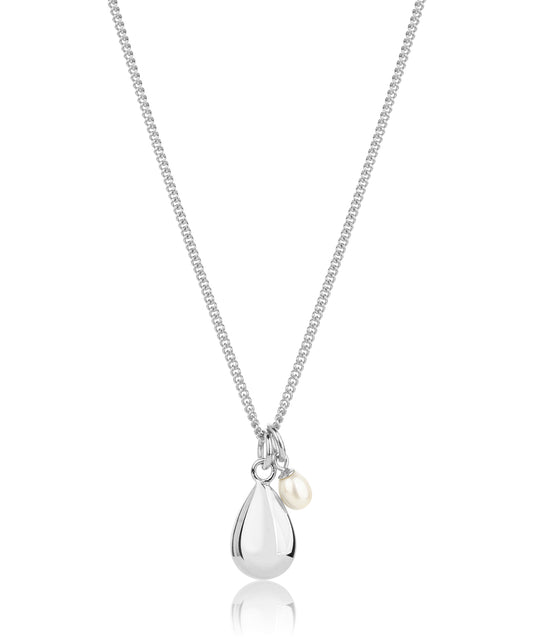 Silver necklace with pendant and pearl