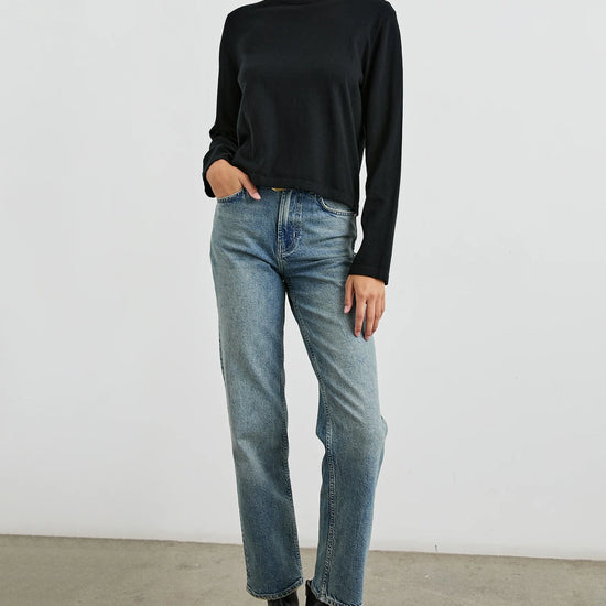 long sleeve round neck cotton cashmere black top model shot