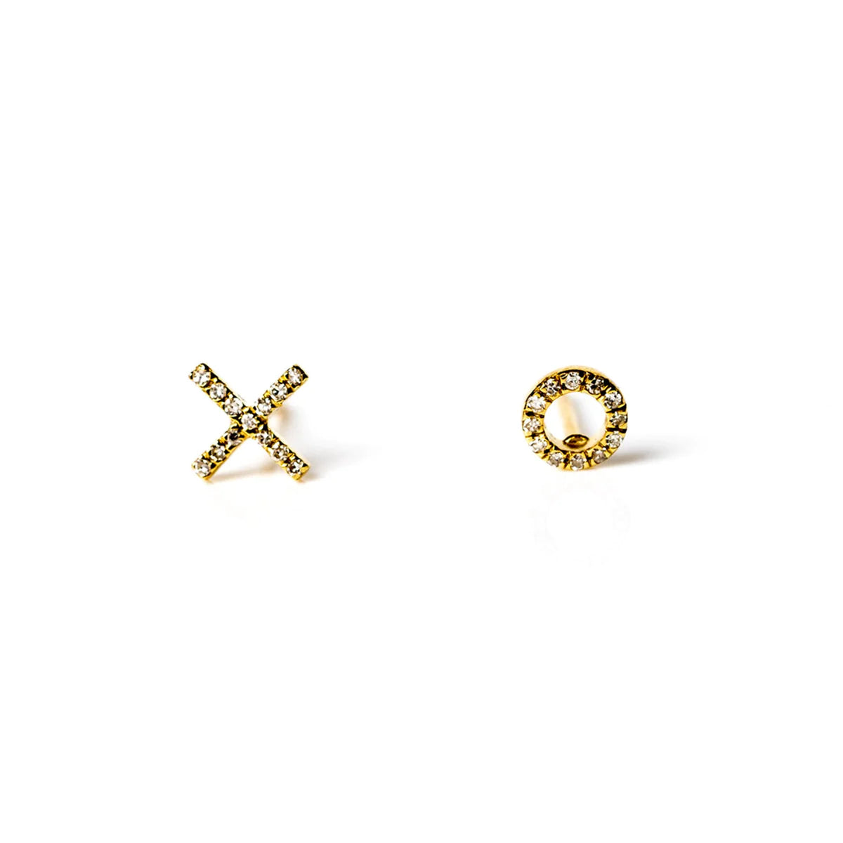 Kiss and hug 9 carot gold stud earrings with pave diamonds