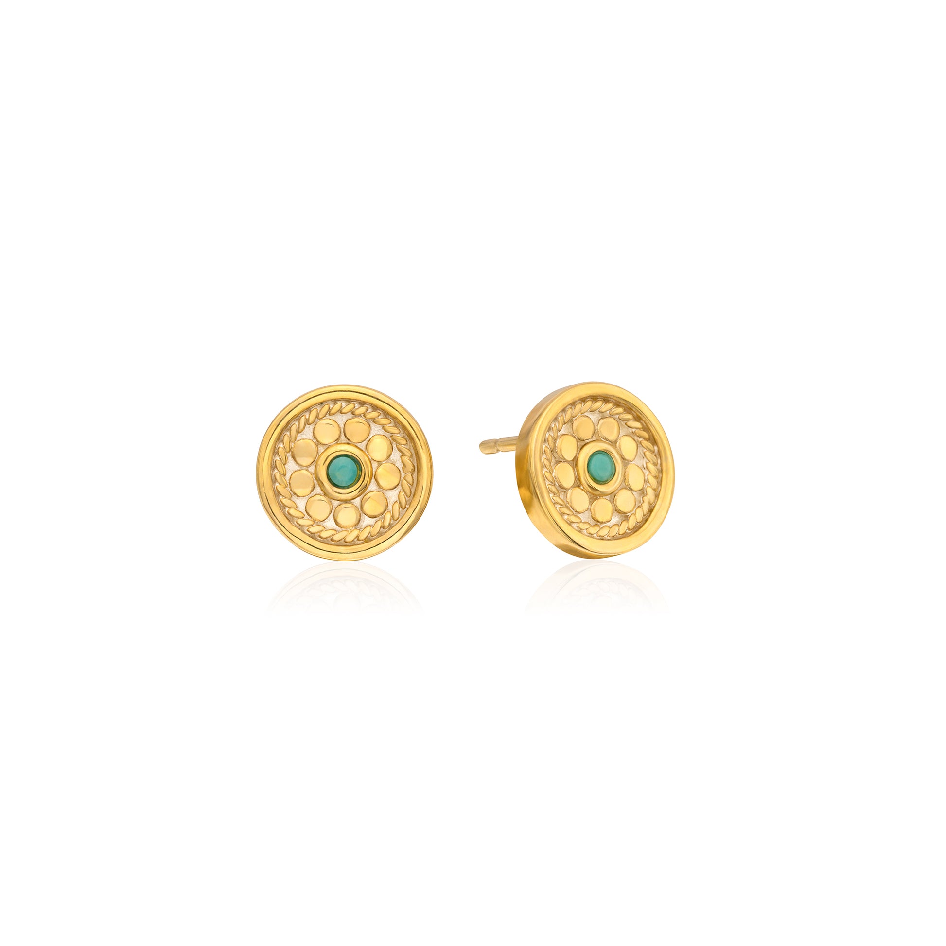 Flat Lay of stud earring, gold 