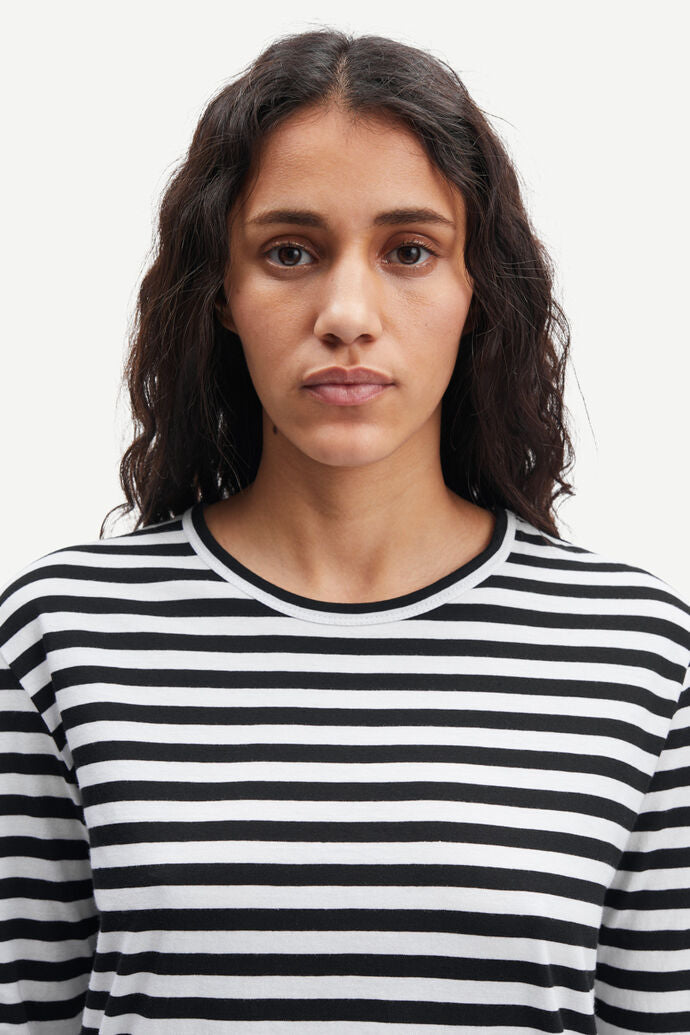 Black long sleeved stripey t shirt