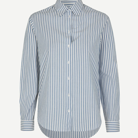 Regular fit blue and white striped shirt with classic collar and long sleeves with dipped curved hem