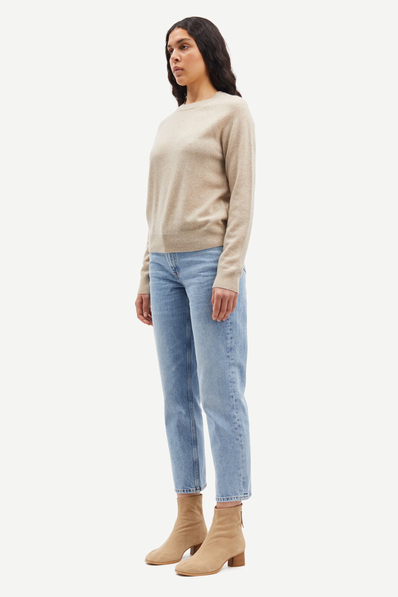 Cream melange crew neck cashmere jumper with raglan sleeves