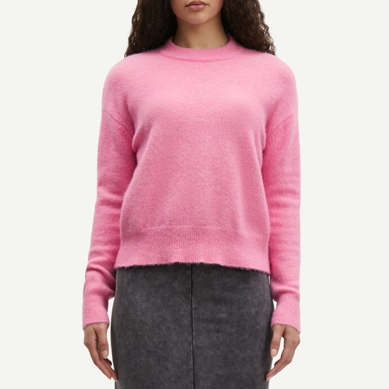 pink o neck jumper model shot