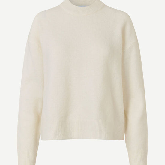 white round neck jumper