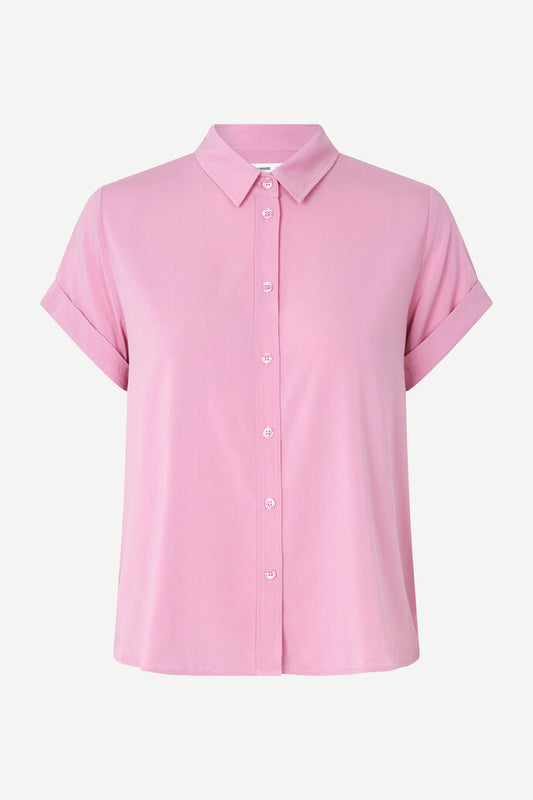 pink short sleeved shirt