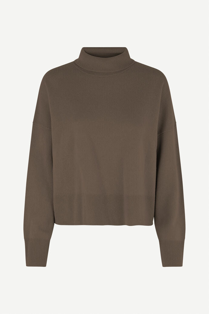 Brown turtleneck cashmere jumper with long sleeves in brown