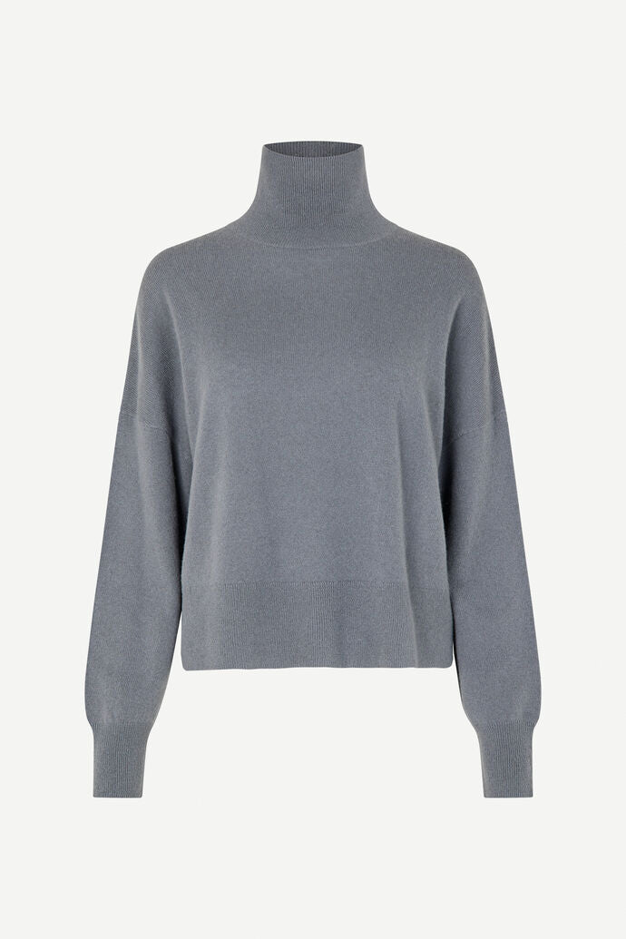 Turtleneck  grey cashmere jumper with deep ribbed cuffs and hem