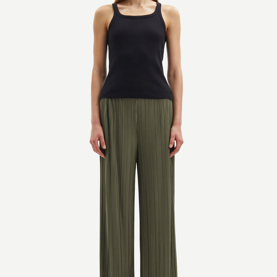 Dusty khaki green thin pleated trousers with elasticated waist